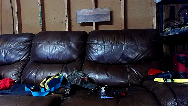 Snapshot of Buffshagswell chatting on 09-12-25, 05:46 Buffshagswell online show from 09-12-25, 05:46