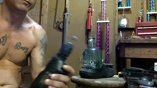 Snapshot of Buffshagswell chatting on 09-25-25, 05:16 Buffshagswell online show from 09-25-25, 05:16