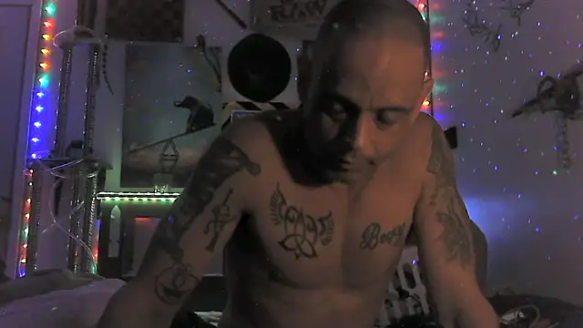 Snapshot of Buffshagswell chatting on 10-13-25, 03:06 Buffshagswell online show from 10-13-25, 03:06