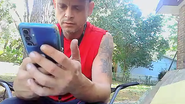 Snapshot of Buffshagswell chatting on 10-14-25, 03:57 Buffshagswell online show from 10-14-25, 03:57