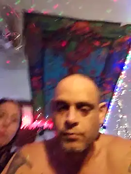 Snapshot of Buffshagswell chatting on 10-17-25, 02:04 Buffshagswell online show from 10-17-25, 02:04