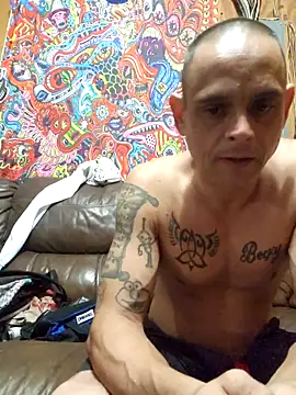 Snapshot of Buffshagswell chatting on 10-17-25, 03:58 Buffshagswell online show from 10-17-25, 03:58