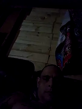 Snapshot of Buffshagswell chatting on 10-22-25, 04:57 Buffshagswell online show from 10-22-25, 04:57