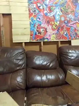 Snapshot of Buffshagswell chatting on 10-26-25, 04:35 Buffshagswell online show from 10-26-25, 04:35