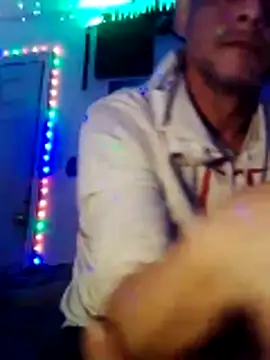 Snapshot of Buffshagswell chatting on 11-04-25, 01:54 Buffshagswell online show from 11-04-25, 01:54