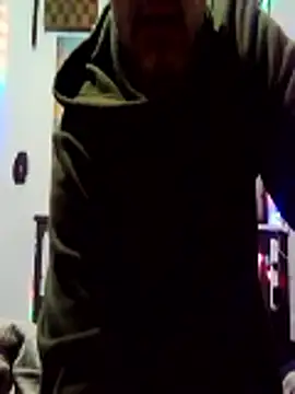 Snapshot of Buffshagswell chatting on 11-05-25, 02:11 Buffshagswell online show from 11-05-25, 02:11