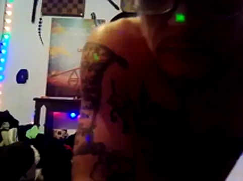 Snapshot of Buffshagswell chatting on 11-08-25, 02:12 Buffshagswell online show from 11-08-25, 02:12