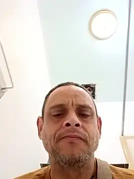 Snapshot of Buffshagswell chatting on 11-15-25, 01:51 Buffshagswell online show from 11-15-25, 01:51