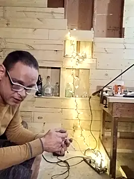 Snapshot of Buffshagswell chatting on 11-16-25, 01:55 Buffshagswell online show from 11-16-25, 01:55