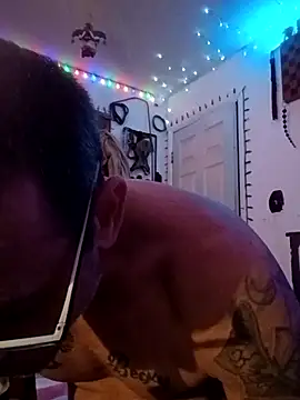 Snapshot of Buffshagswell chatting on 11-22-25, 04:11 Buffshagswell online show from 11-22-25, 04:11