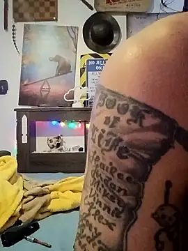 Snapshot of Buffshagswell chatting on 11-26-25, 03:13 Buffshagswell online show from 11-26-25, 03:13