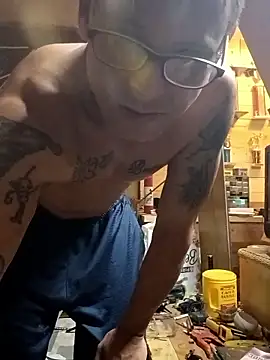 Snapshot of Buffshagswell chatting on 12-01-25, 04:17 Buffshagswell online show from 12-01-25, 04:17