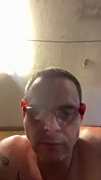 Snapshot of Buffshagswell chatting on 06-17-26, 10:00 Buffshagswell online show from 06-17-26, 10:00
