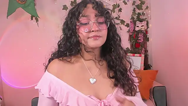 Snapshot of cutepie_uwu_ chatting on 02-26-25, 11:59 cutepie uwu online show from 02-26-25, 11:59