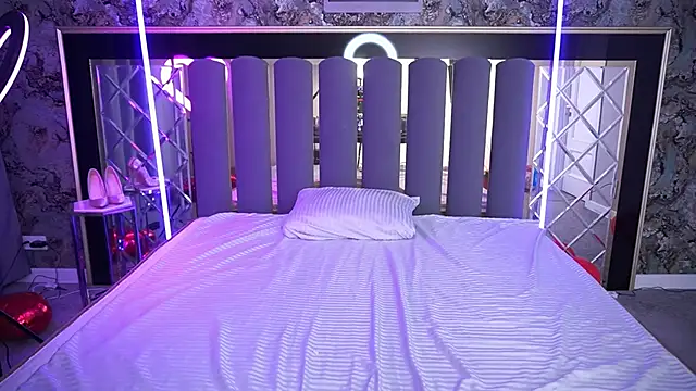 Snow WhiteeeX online show from 03-17-26, 06:39