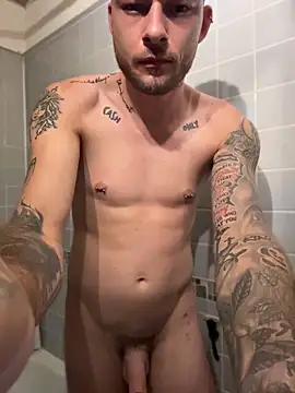 Snapshot of hottwoboys chatting on 06-18-26, 06:34 hottwoboys online show from 06-18-26, 06:34