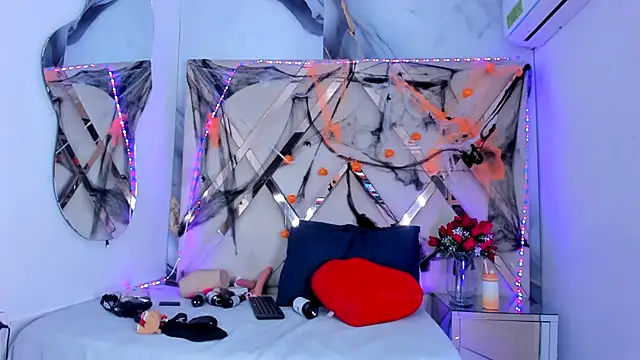 ninaht online show from 10-28-25, 08:44