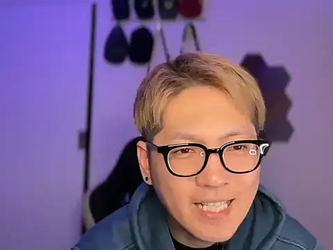 Snapshot of kensnb chatting on 01-11-26, 01:38 kensnb online show from 01-11-26, 01:38