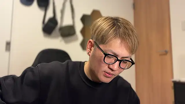 Snapshot of kensnb chatting on 01-14-26, 12:44 kensnb online show from 01-14-26, 12:44