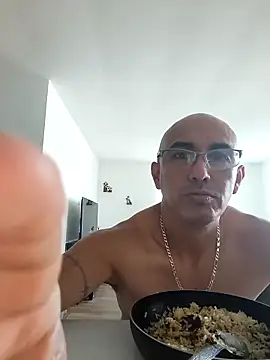 Snapshot of exmilitary chatting on 10-14-25, 03:35 exmilitary online show from 10-14-25, 03:35