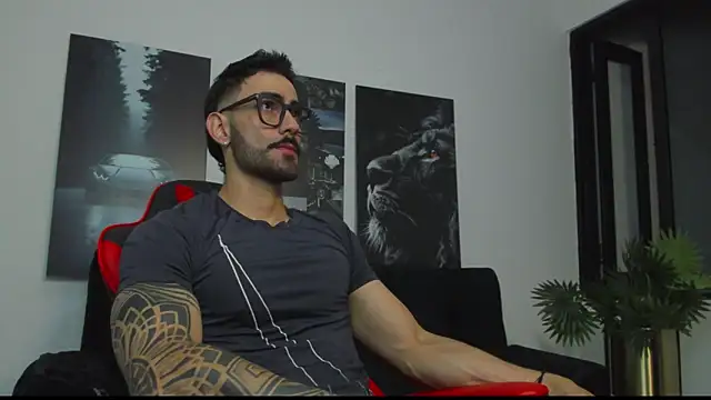 Snapshot of Austin_bolt chatting on 02-06-25, 01:16 Austin bolt online show from 02-06-25, 01:16