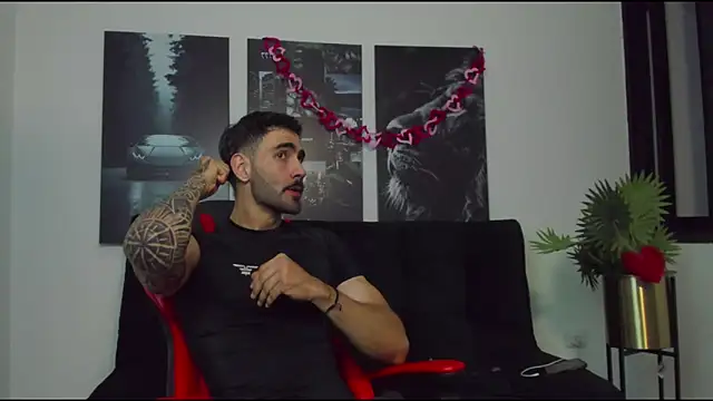 Snapshot of Austin_bolt chatting on 02-15-25, 02:58 Austin bolt online show from 02-15-25, 02:58