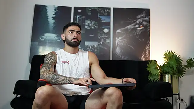 Snapshot of Austin_bolt chatting on 09-16-25, 01:06 Austin bolt online show from 09-16-25, 01:06