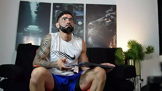 Snapshot of Austin_bolt chatting on 09-18-25, 04:25 Austin bolt online show from 09-18-25, 04:25