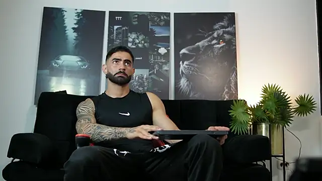 Snapshot of Austin_bolt chatting on 09-27-25, 02:05 Austin bolt online show from 09-27-25, 02:05