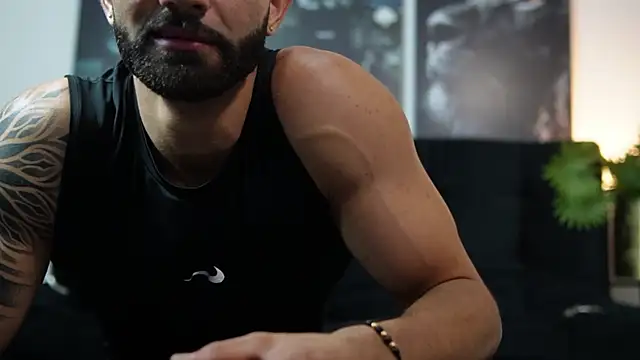 Snapshot of Austin_bolt chatting on 10-08-25, 02:31 Austin bolt online show from 10-08-25, 02:31