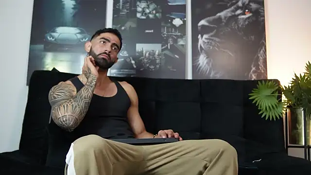 Snapshot of Austin_bolt chatting on 10-11-25, 01:49 Austin bolt online show from 10-11-25, 01:49