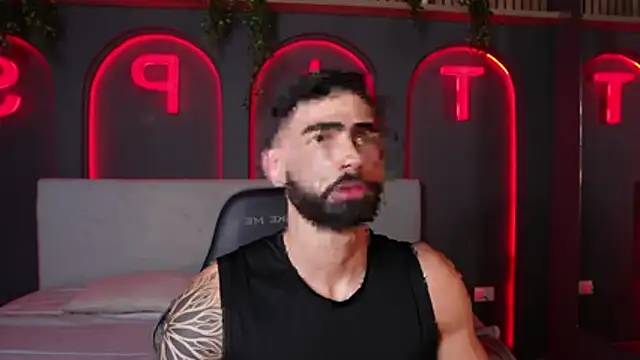 Snapshot of Austin_bolt chatting on 10-17-25, 02:59 Austin bolt online show from 10-17-25, 02:59