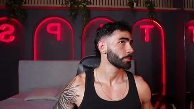 Snapshot of Austin_bolt chatting on 10-21-25, 02:23 Austin bolt online show from 10-21-25, 02:23