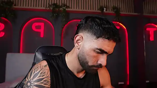 Snapshot of Austin_bolt chatting on 10-23-25, 02:22 Austin bolt online show from 10-23-25, 02:22