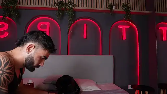 Snapshot of Austin_bolt chatting on 10-30-25, 03:19 Austin bolt online show from 10-30-25, 03:19