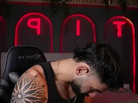 Snapshot of Austin_bolt chatting on 11-11-25, 03:17 Austin bolt online show from 11-11-25, 03:17