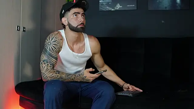 Snapshot of Austin_bolt chatting on 01-09-26, 01:52 Austin bolt online show from 01-09-26, 01:52