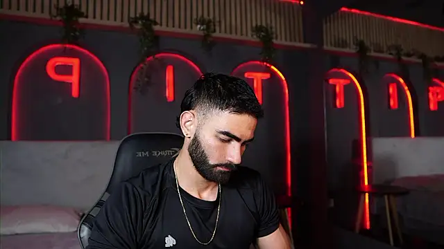 Snapshot of Austin_bolt chatting on 02-11-26, 01:10 Austin bolt online show from 02-11-26, 01:10