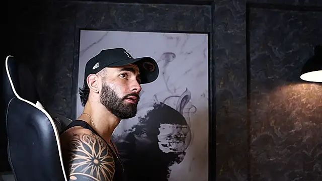 Snapshot of Austin_bolt chatting on 02-12-26, 02:50 Austin bolt online show from 02-12-26, 02:50