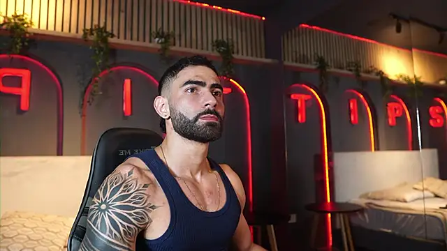 Snapshot of Austin_bolt chatting on 02-16-26, 01:46 Austin bolt online show from 02-16-26, 01:46