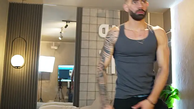 Snapshot of Austin_bolt chatting on 02-17-26, 02:41 Austin bolt online show from 02-17-26, 02:41