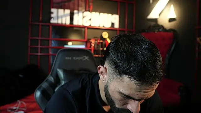 Snapshot of Austin_bolt chatting on 03-03-26, 01:23 Austin bolt online show from 03-03-26, 01:23