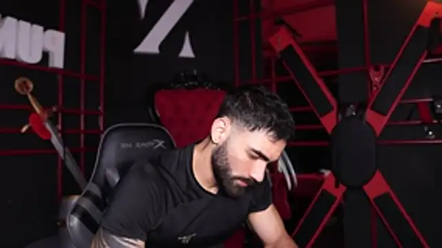 Snapshot of Austin_bolt chatting on 04-10-26, 01:33 Austin bolt online show from 04-10-26, 01:33