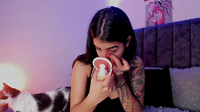 Alice woodville online show from 03-17-25, 05:16