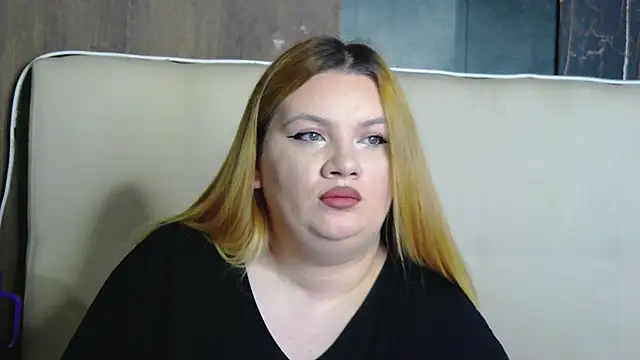 MelanieBrownn online show from 12-19-25, 06:42