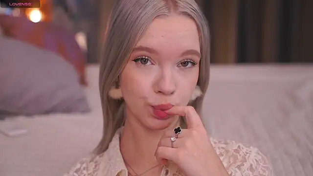  AlinaBailey online show from 11-21-25, 07:40