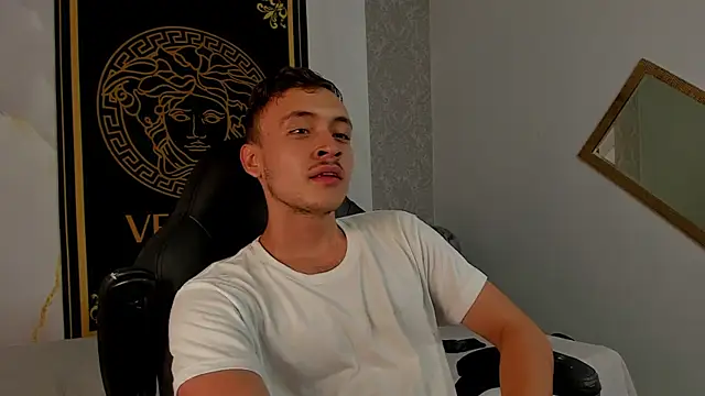 Desmon Clark online show from 03-02-25, 05:44