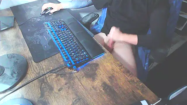 WouldLovetoFuckYou666 online show from 12-04-25, 12:03