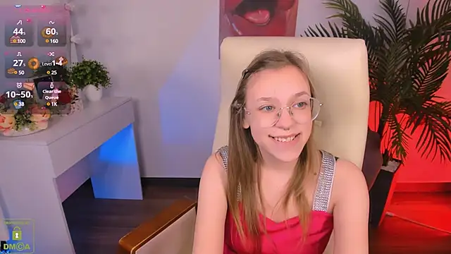 Snapshot of LayriantaVee chatting on 02-17-25, 01:21 LayriantaVee online show from 02-17-25, 01:21