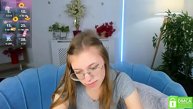 Snapshot of LayriantaVee chatting on 02-25-25, 01:28 LayriantaVee online show from 02-25-25, 01:28